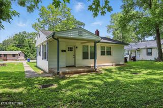 185 S Purdue Ave, Oak Ridge, TN 37830