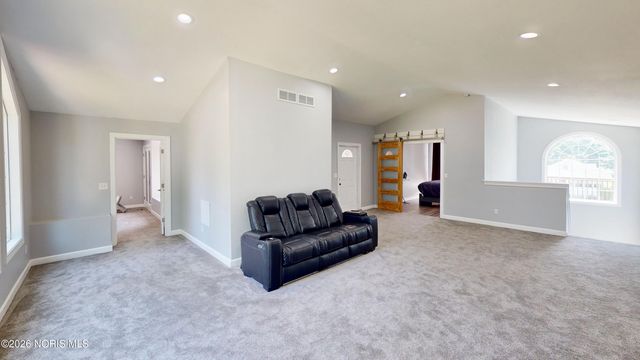 5904 Rega Drive, Toledo, OH 43623