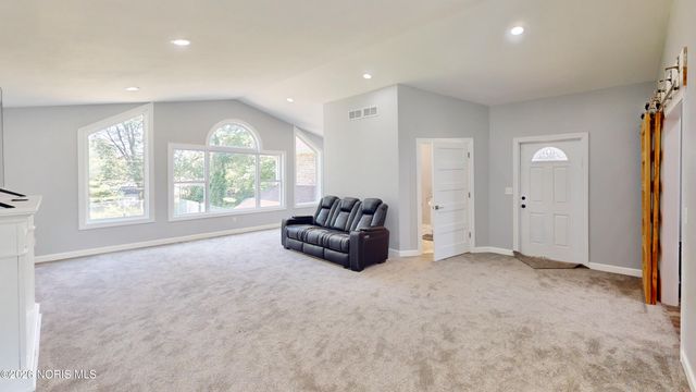 5904 Rega Drive, Toledo, OH 43623