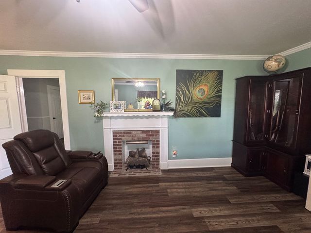 606 S Main St., Headland, AL 36345