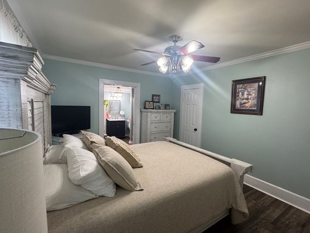 606 S Main St., Headland, AL 36345