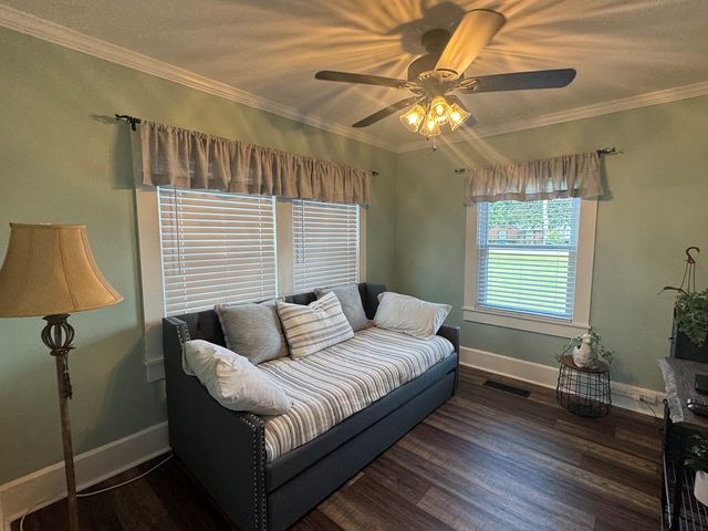 606 S Main St., Headland, AL 36345