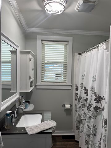 606 S Main St., Headland, AL 36345