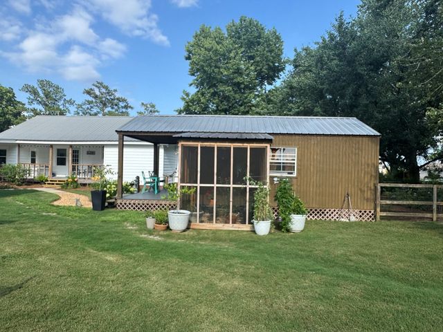 606 S Main St., Headland, AL 36345