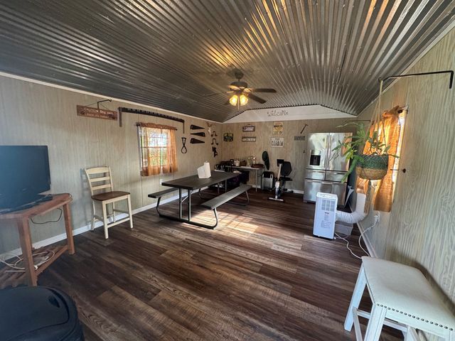 606 S Main St., Headland, AL 36345