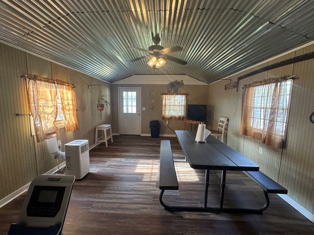 606 S Main St., Headland, AL 36345