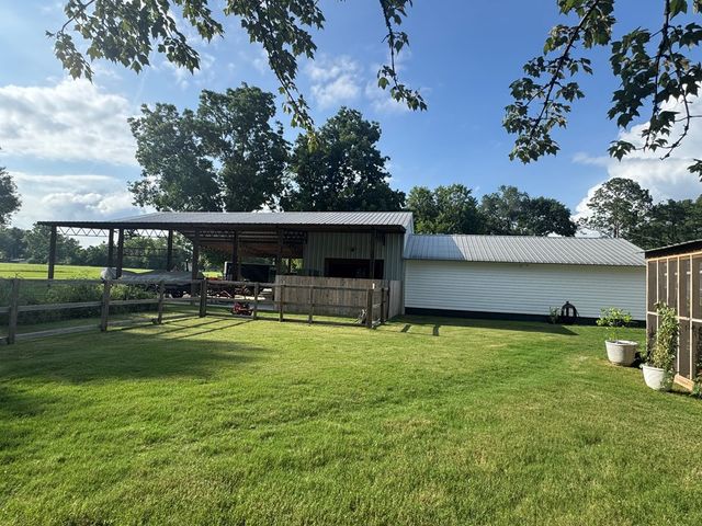 606 S Main St., Headland, AL 36345
