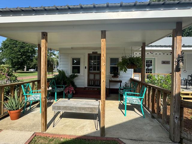606 S Main St., Headland, AL 36345
