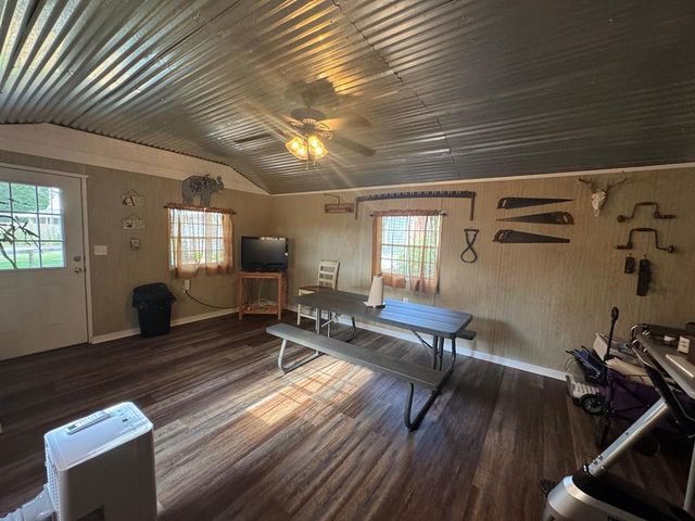 606 S Main St., Headland, AL 36345