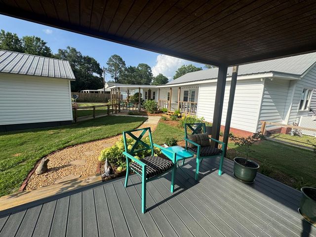 606 S Main St., Headland, AL 36345