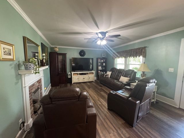 606 S Main St., Headland, AL 36345