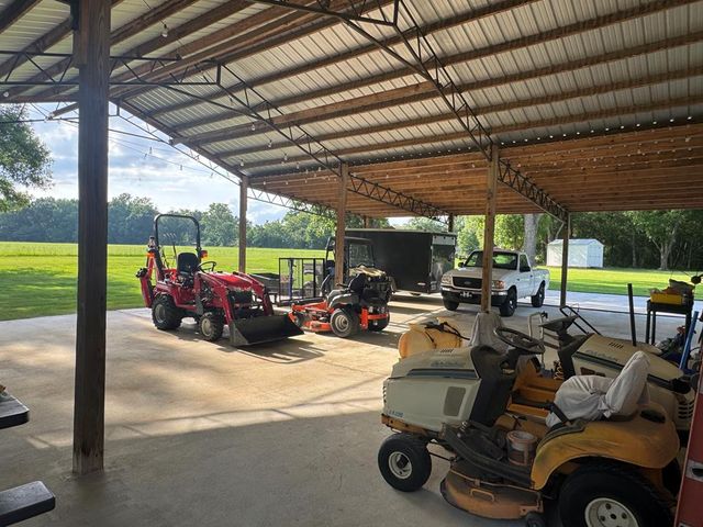 606 S Main St., Headland, AL 36345