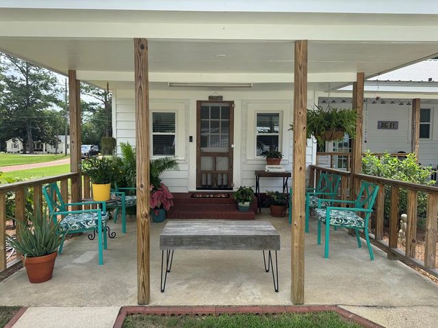 606 S Main St., Headland, AL 36345