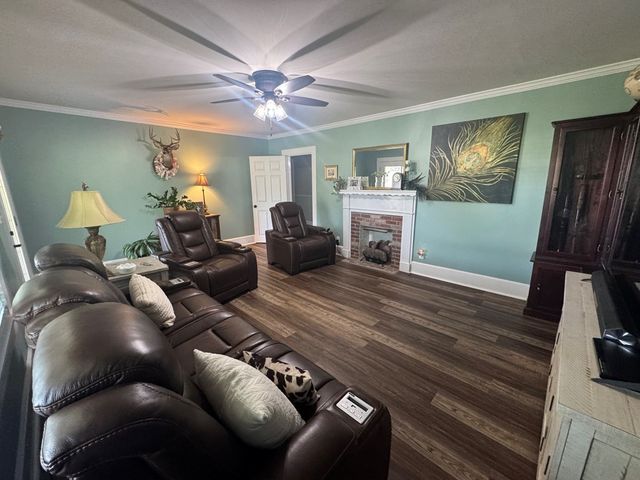 606 S Main St., Headland, AL 36345