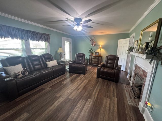 606 S Main St., Headland, AL 36345