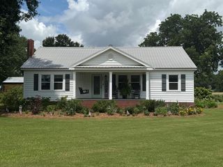 606 S Main St., Headland, AL 36345