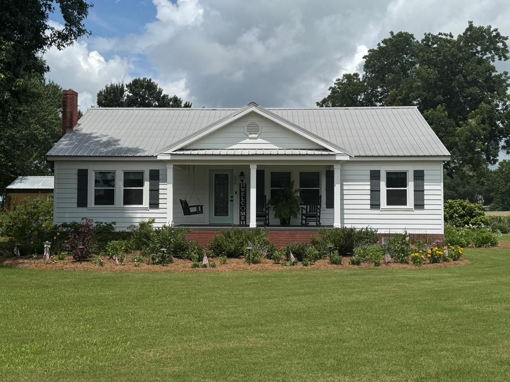 606 S Main St., Headland, AL 36345