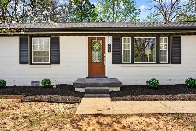 208 Forest Hills Dr, Clarksville, TN 37040