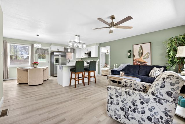 208 Forest Hills Dr, Clarksville, TN 37040