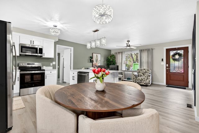208 Forest Hills Dr, Clarksville, TN 37040