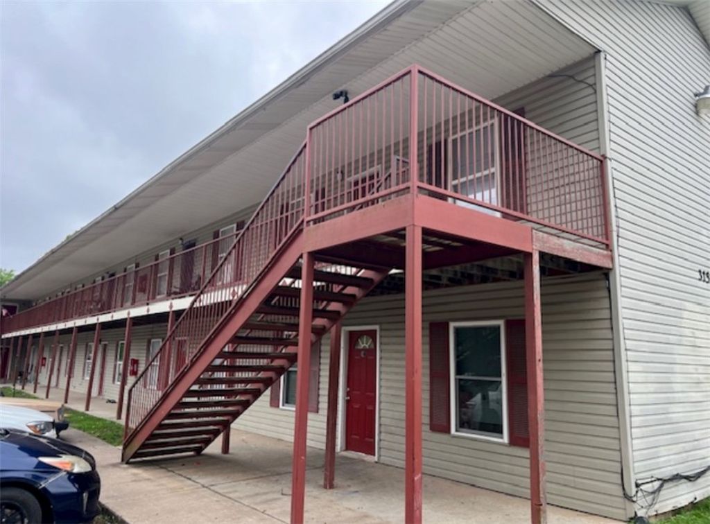 315 Texas Lane 105, Springdale, AR 72764