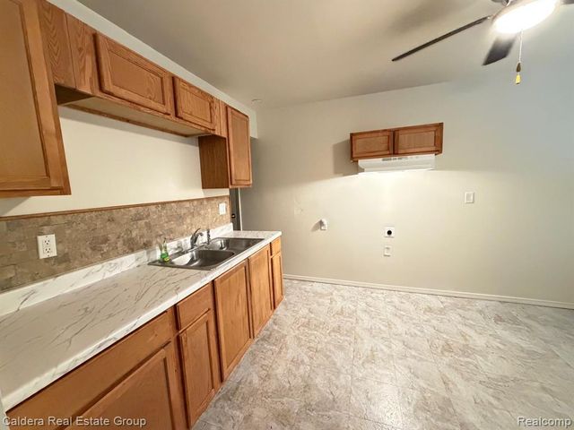 15354 Lahser Road, Detroit, MI 48223