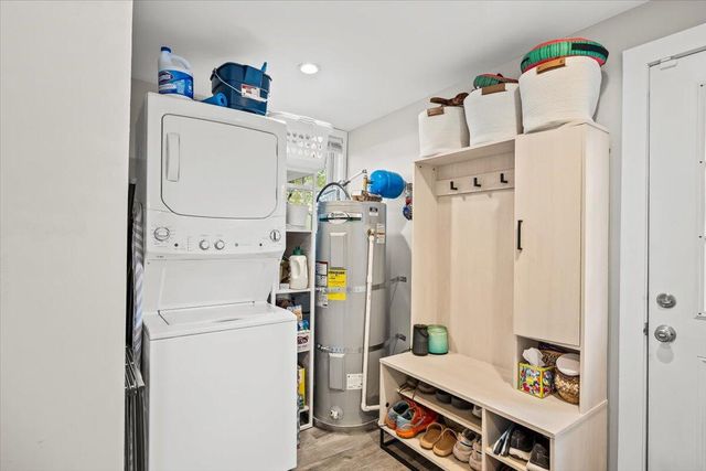 1583 W Robinhood Drive, Charleston, SC 29407