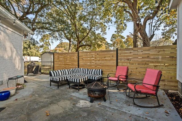 1583 W Robinhood Drive, Charleston, SC 29407