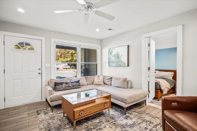 1583 W Robinhood Drive, Charleston, SC 29407