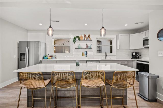 1583 W Robinhood Drive, Charleston, SC 29407