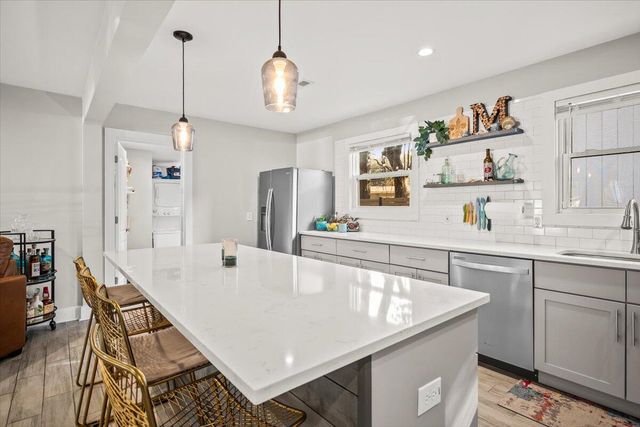 1583 W Robinhood Drive, Charleston, SC 29407