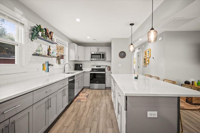 1583 W Robinhood Drive, Charleston, SC 29407