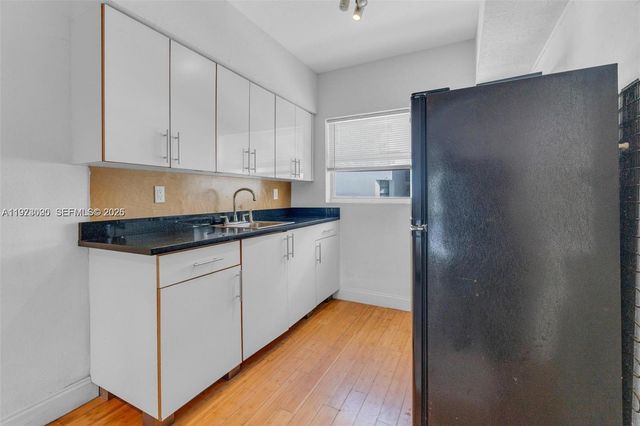 8080 Tatum Waterway Dr 25, Miami Beach, FL 33141