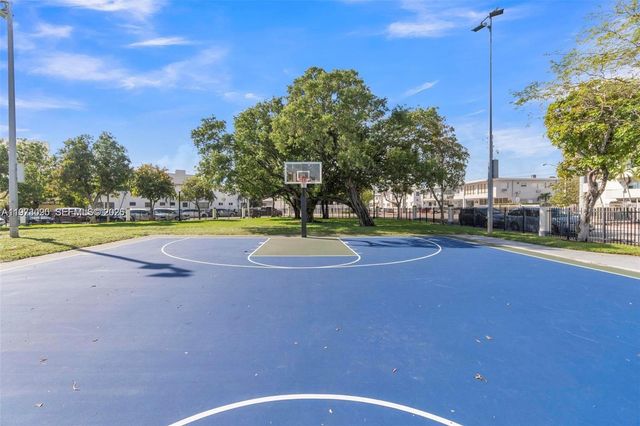 8080 Tatum Waterway Dr 25, Miami Beach, FL 33141