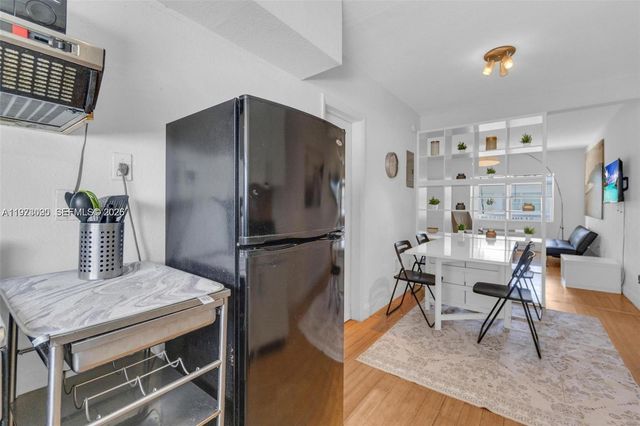 8080 Tatum Waterway Dr 25, Miami Beach, FL 33141