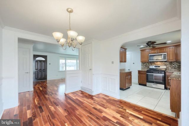 221 S ADAMS ST, York, PA 17404