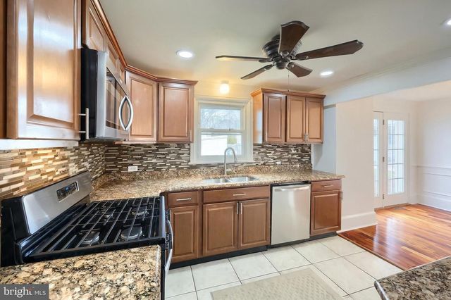 221 S ADAMS ST, York, PA 17404