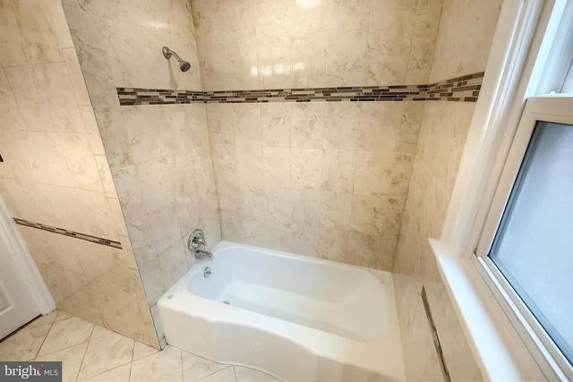 221 S ADAMS ST, York, PA 17404