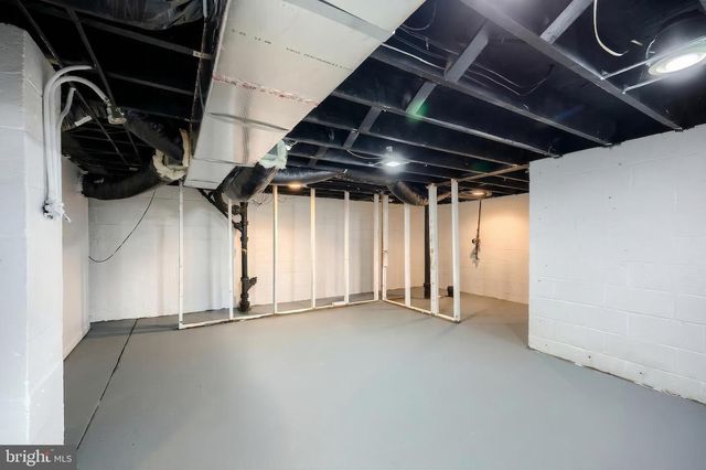 221 S ADAMS ST, York, PA 17404