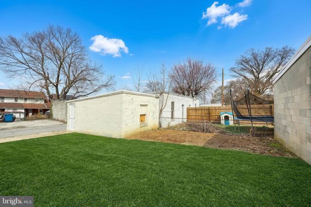 221 S ADAMS ST, York, PA 17404