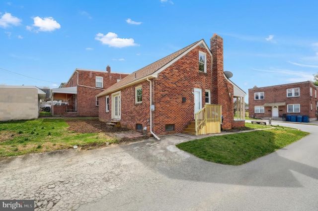 221 S ADAMS ST, York, PA 17404