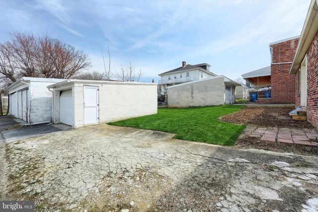 221 S ADAMS ST, York, PA 17404