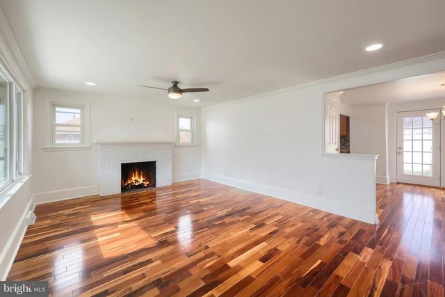 221 S ADAMS ST, York, PA 17404