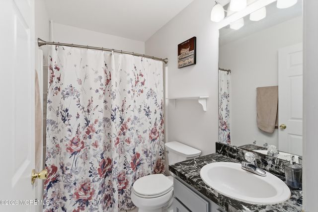 37 Hadley Drive, Robbinsville, NJ 08691