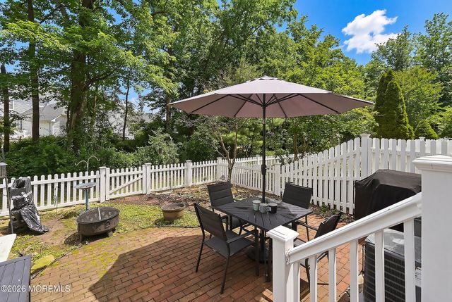 37 Hadley Drive, Robbinsville, NJ 08691