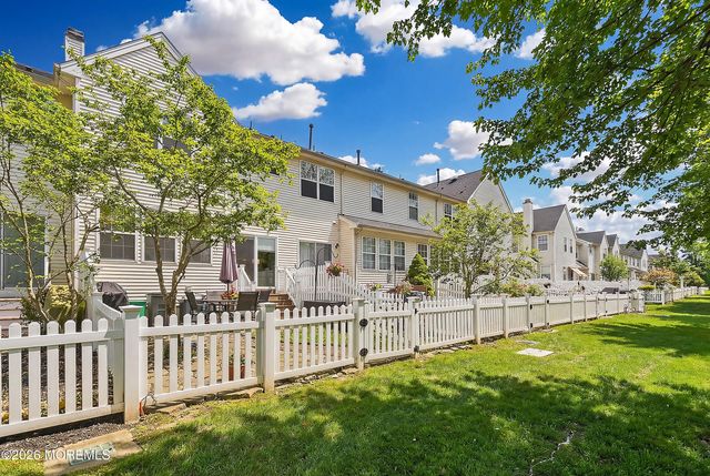 37 Hadley Drive, Robbinsville, NJ 08691