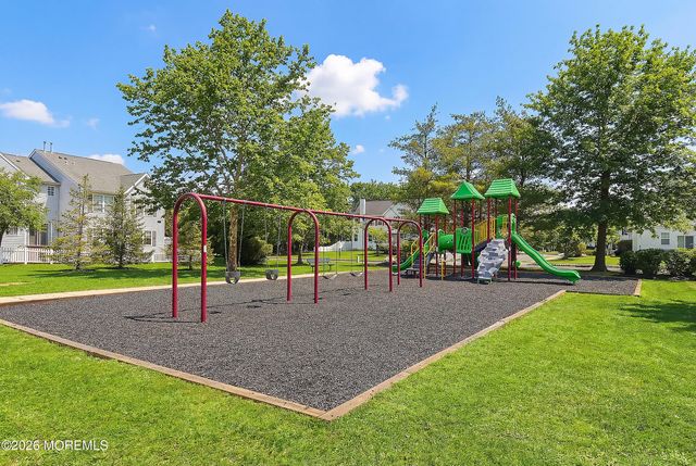 37 Hadley Drive, Robbinsville, NJ 08691