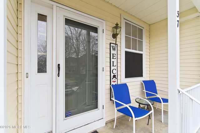 37 Hadley Drive, Robbinsville, NJ 08691