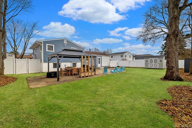 312 W 20th Street, Deer Park, NY 11729