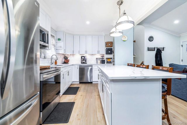 312 W 20th Street, Deer Park, NY 11729